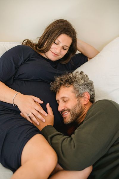 Neplodnost in zdravljenje neplodnosti je postopek oploditve z ali brez OBMP. Se pravi postopek z ali brez umetne oploditve. Najbolj znana umetna oploditev je IVF.
